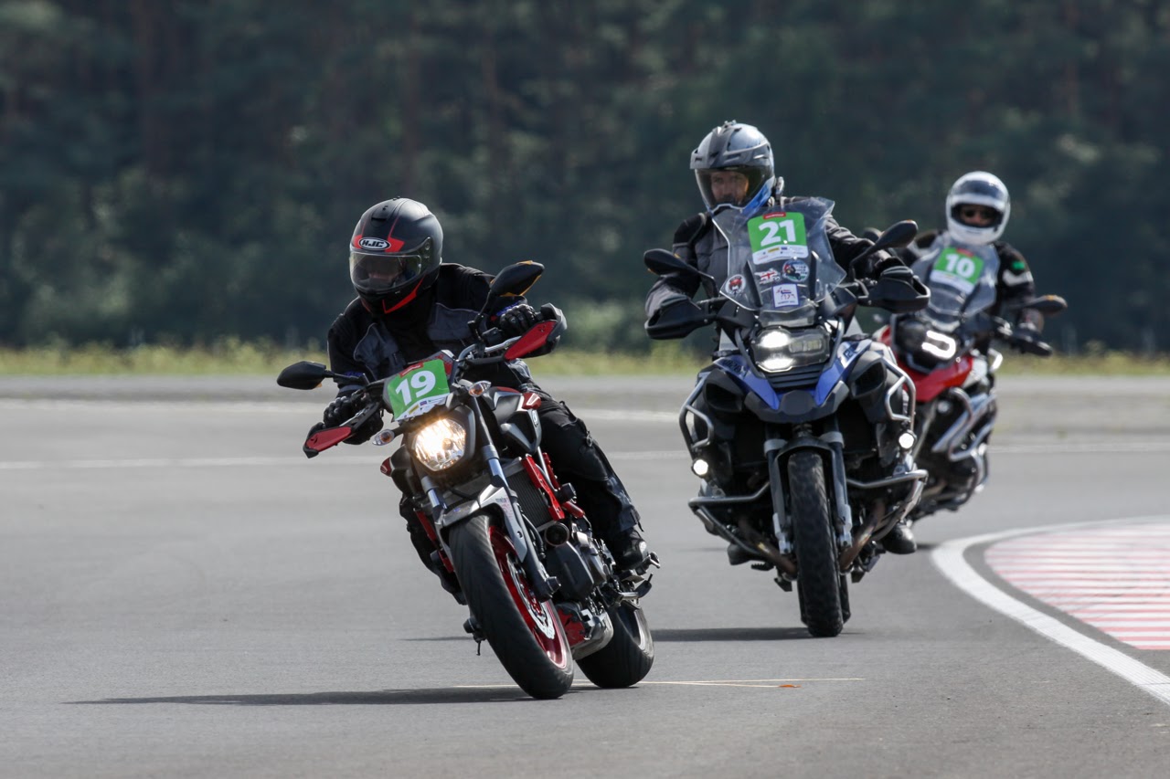 Szybkie skręcanie motocyklem css